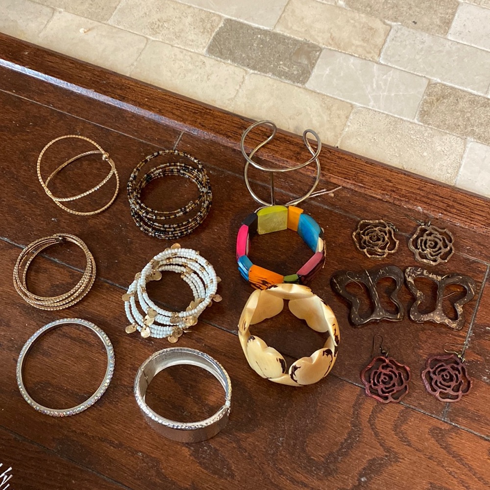 Bracelet & earring bundle